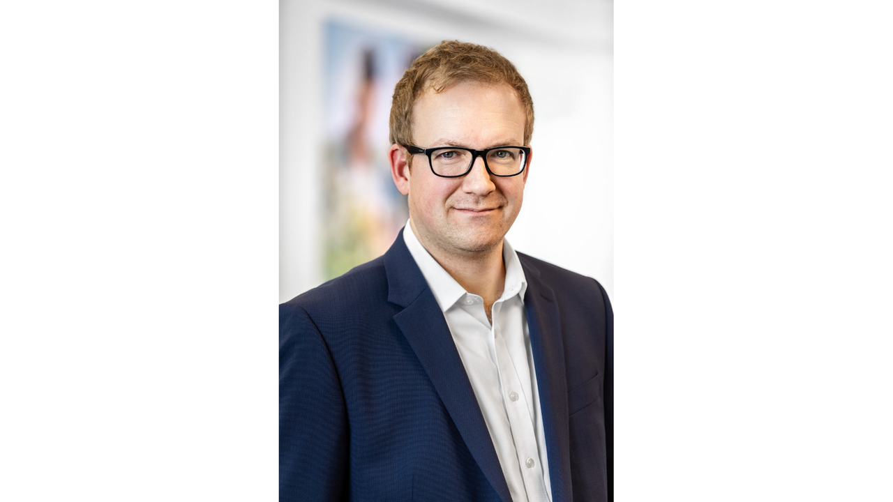 IHK gratuliert Michael Rüscher zu neuer Position Rüscher Foto mit weißem Rand