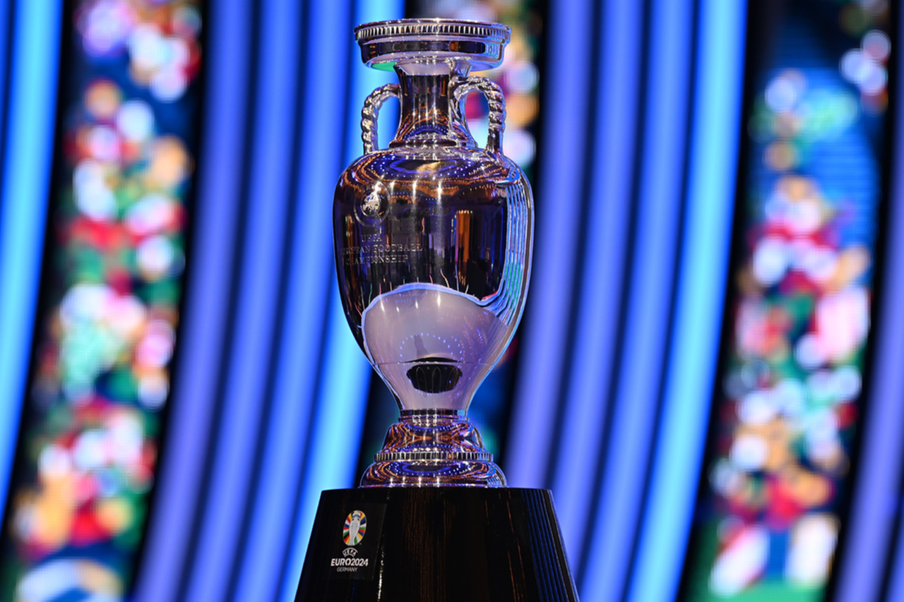 UEFA EURO 2024™ bringt attraktive Spiele nach Gelsenkirchen Julius Leberl, Gerald Asamoah, Karin Welge, Markus Schwardtmann (v.l.)