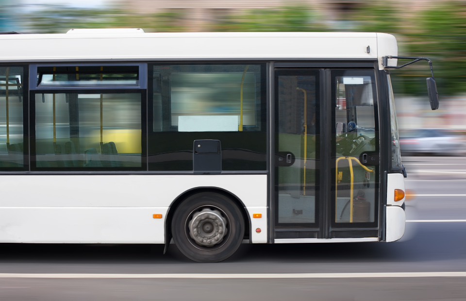 Bus fahrend