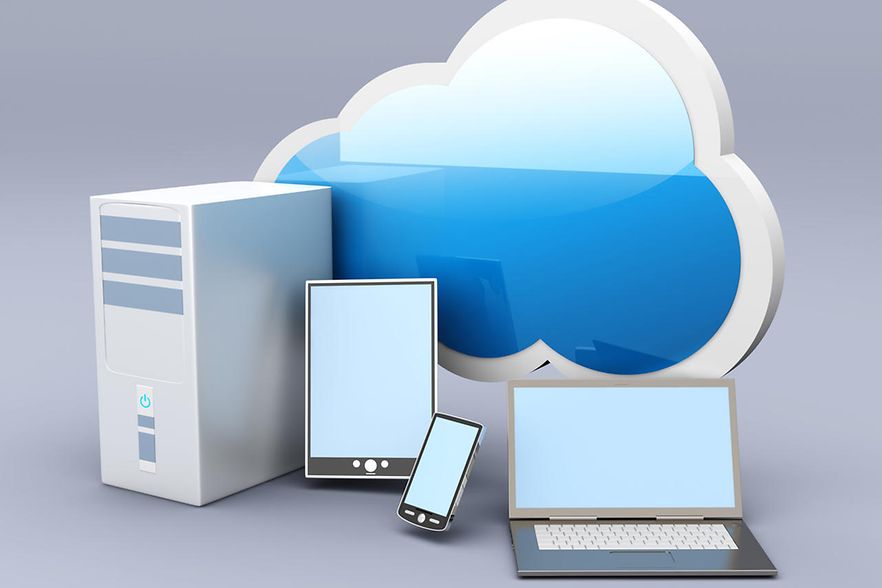 Grafik mit Laptop, PC, Tablet, Cloud und Handy. 
