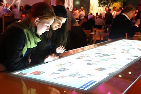 Multitouch-Tresen der eyefactive GmbH auf der IAA Nutzfahrzeuge