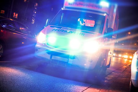 Rettungswagen mit Blaulicht