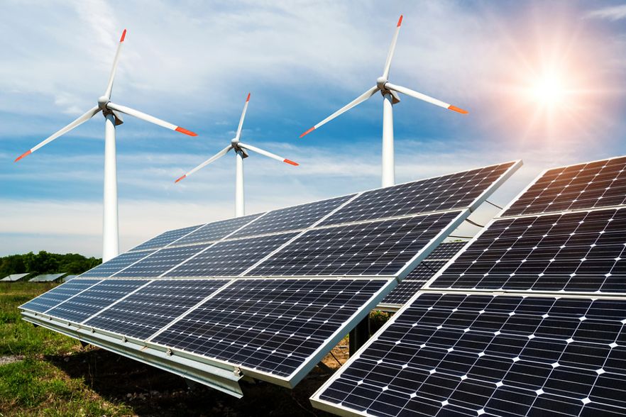 Photovoltaikanlagen und Windturbinen