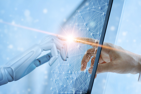 Roboter und Mensch arbeiten gemeinsam digital