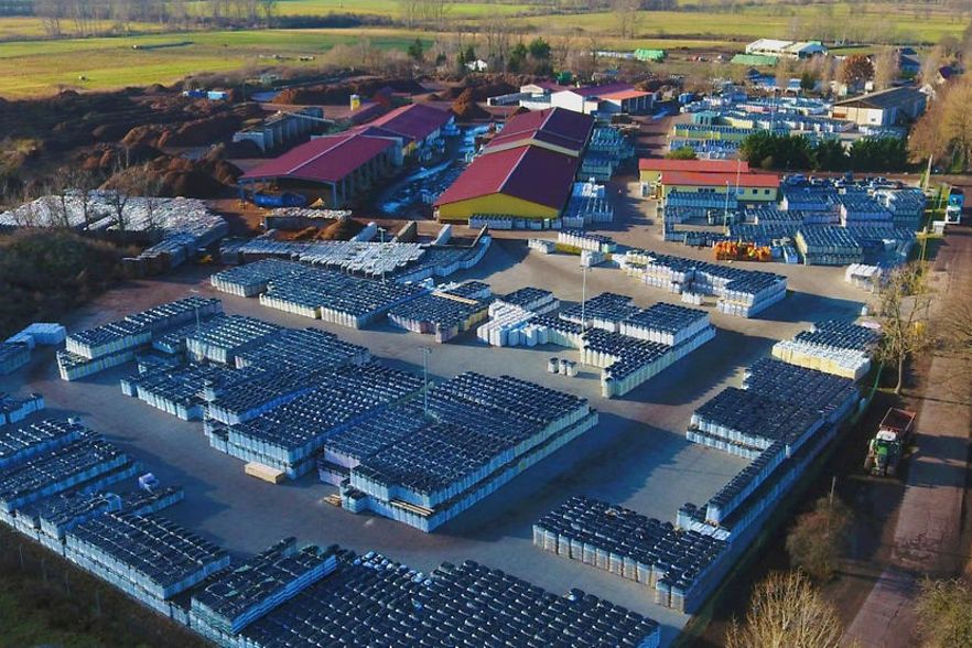 Luftaufnahme des Betriebsgel&auml;ndes der St&ouml;rk GmbH in Nauen.