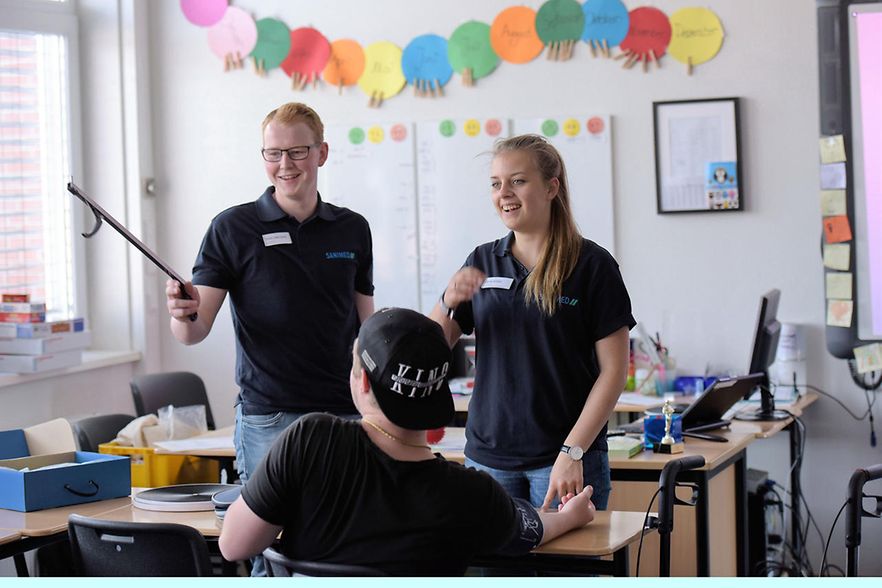 Junge Menschen in Klasse