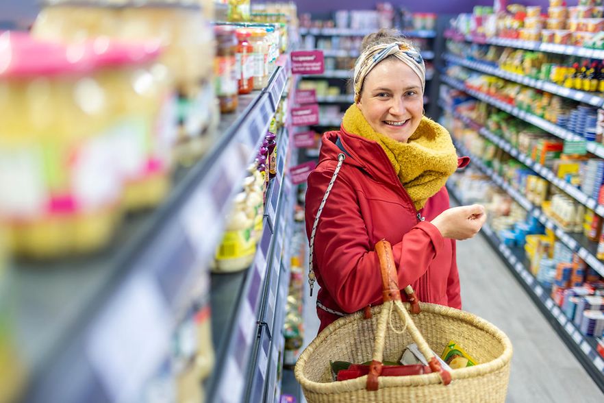 Tante-Enso-Markt-Kundin