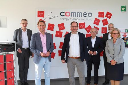 380 - Commeo