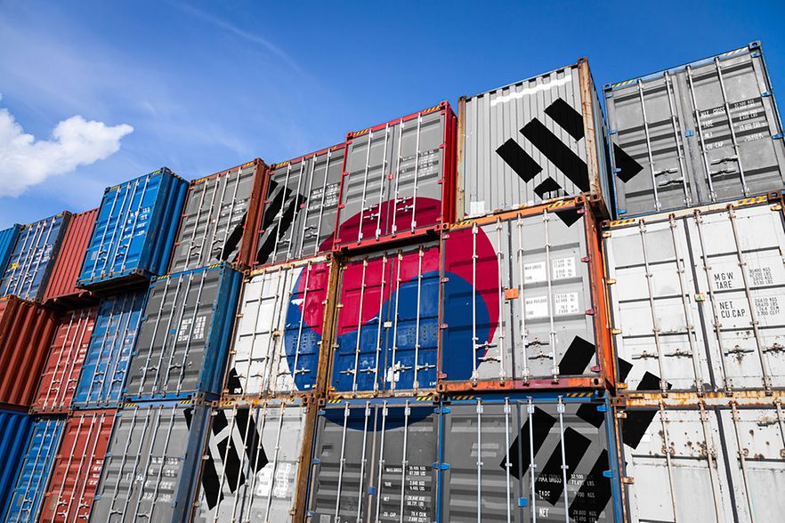 Korea_Container_Everyonephoto-Studio_shutterstock