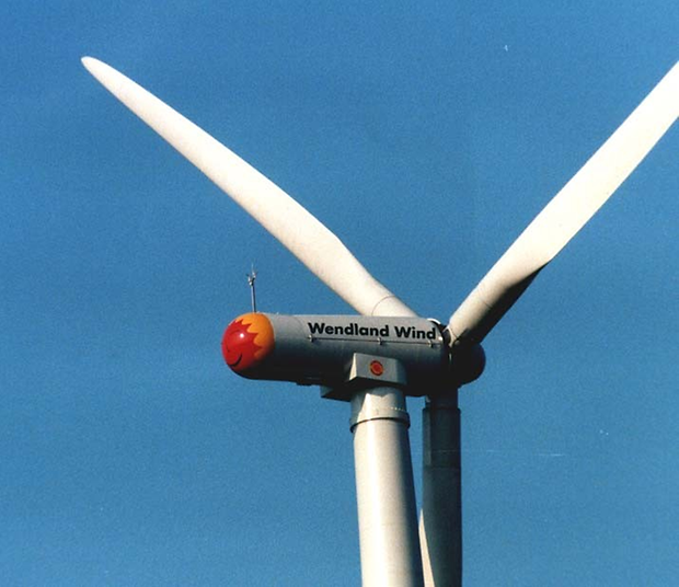 Glückwunsch zum Jubiläum: Am ersten Juli wird die Wendland Wind Energie GmbH & Co. KG in Lüchow 25 Jahre alt.
Windrad vor blauem Himmel