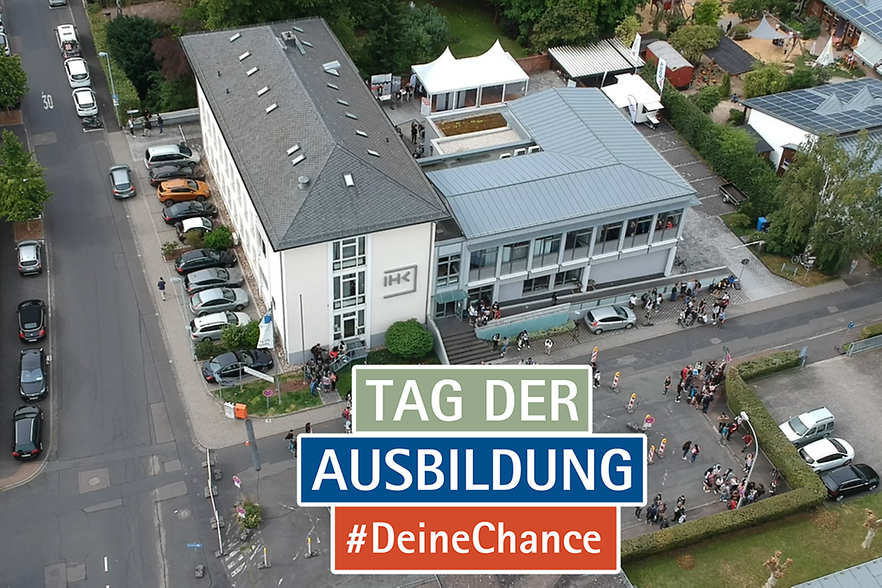 Tag der Ausbildung 2022 Tag der Ausbildung 2022_IHK-Gebäude+Logo