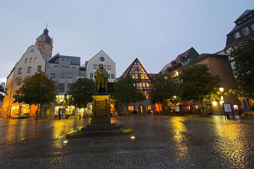 Jena_-Nacht_George-Burba_shutterstock_Inet