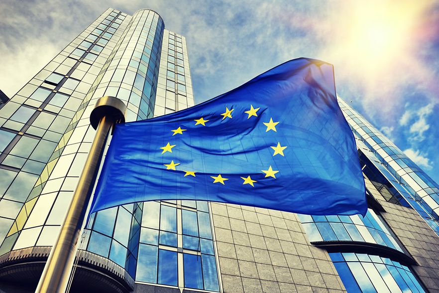 EU_Fahne_symbiot_shutterstock_Inet