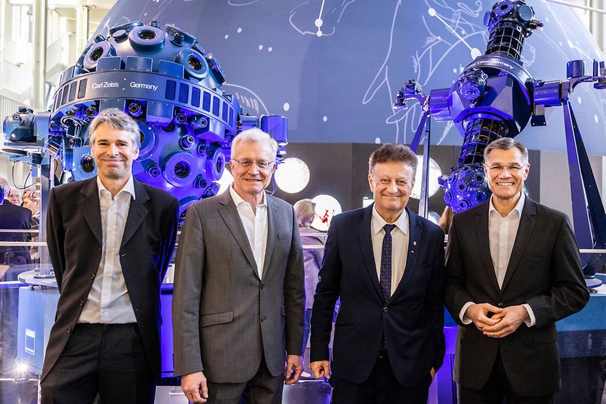 zeiss-planetarium-Ausstellung_Inet_nurOwi