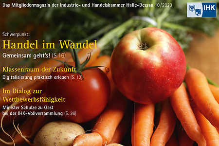 Gemüse und Obst liegen auf einem Tisch