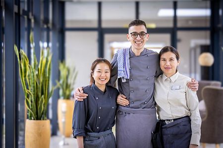 Portr&auml;t von (v.l.) Thi Thu Hien Le, Fahd Themri und Thi Ai Chau Nguyen.