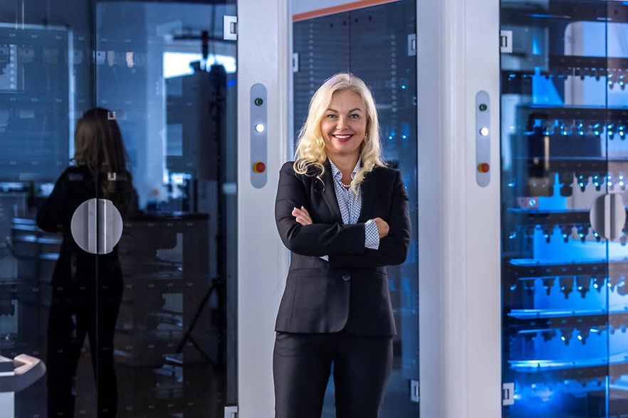 Lena L&uuml;neburger, Gesch&auml;ftsf&uuml;hrerin der Werkzeugbau Ruhla GmbH in Seebach in Th&uuml;ringen