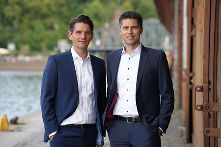 Philipp Thomssen und Dr. Sebastian Scholz (rechts)