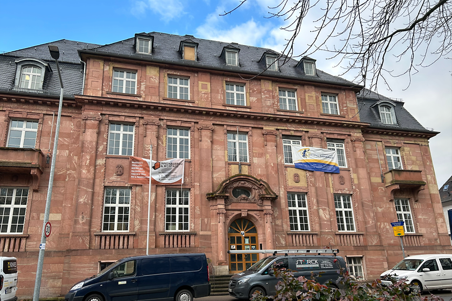 IHK in Worms mit neuem Standort Außenansicht Gebäude Adenauerring, Worms