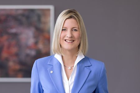 Tina Heliosch April 2025 magazin