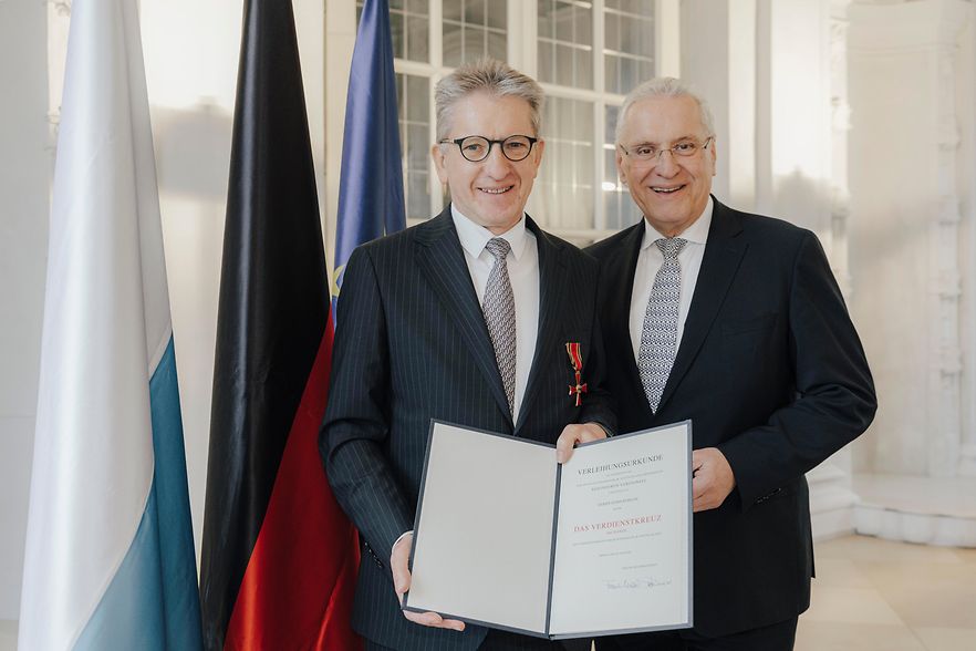 Ordensaush&auml;ndigung
