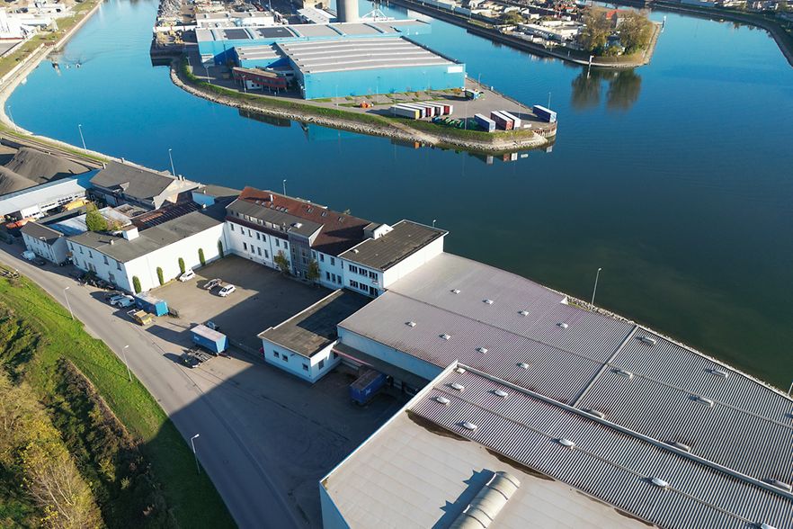 Blick auf den Rheinhafen Karlsruhe