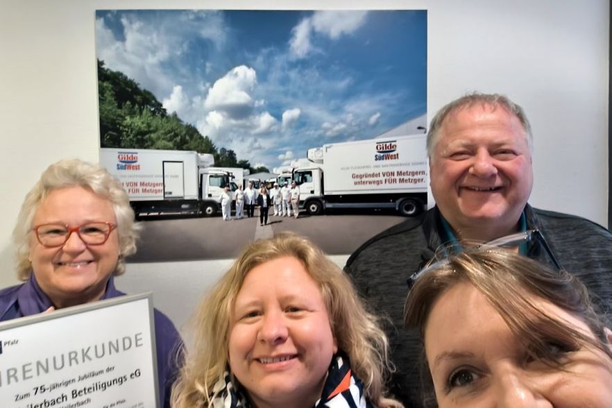 Urkunden&uuml;bergabe bei Gilde S&uuml;dwest Weilerbach Pommer Klaus Urschel Sabine Steidinger Stefanie Bo&szlig;ert 