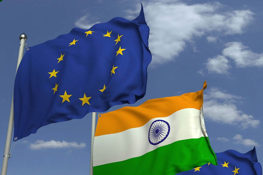 Fahnen_EU_Indien_Novikov_Aleksey_shutterstock_Inet