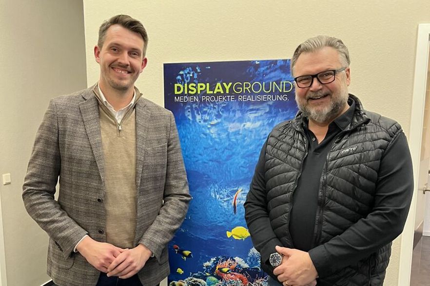 Tim Wiedemann mit DisplayGround-Gr&uuml;nder Heiko Grimmer.