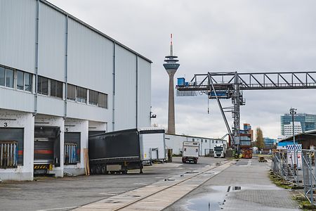Container im D&uuml;sseldorfer Hafen