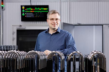 Dr.Johannes Bix