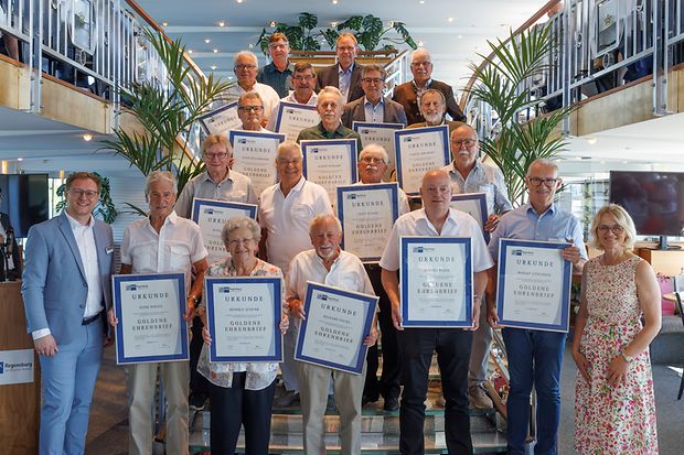 Preistr&auml;gerinnen und Preistr&auml;ger des Goldenen Ehrenbriefes