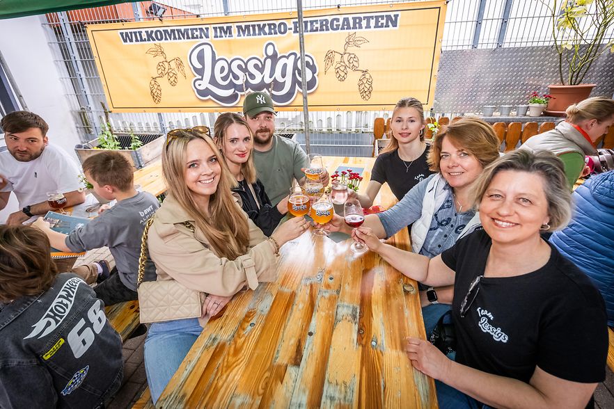 0418 Schwerte Lessigs Bier Schuetze_010