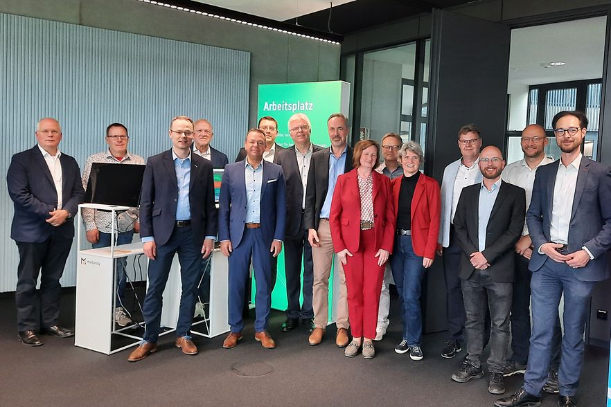 PM_102_Finanzausschuss_Gruppenfoto