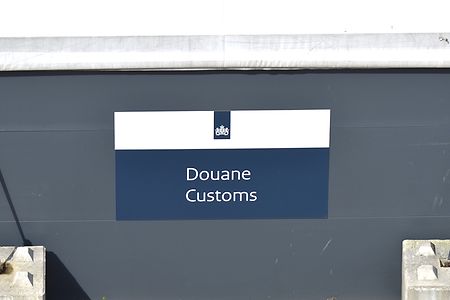Schild mit der Aufschrift Customs