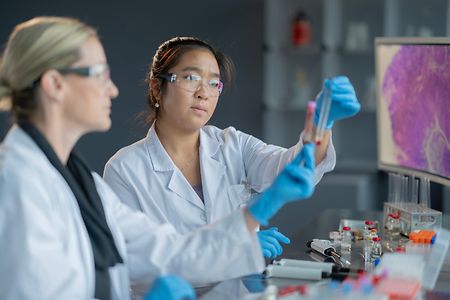 Wissenschaftlerinnen in einem Labor