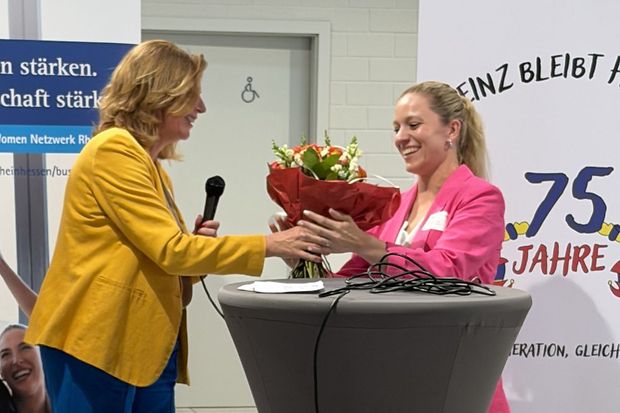 links Karina Szwede, rechts Katharina Heinz