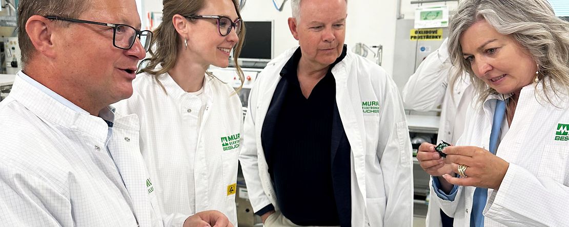  Teilnehmer des General Manager Roundtables Westb&ouml;hmen bei der Betriebsf&uuml;hrung.