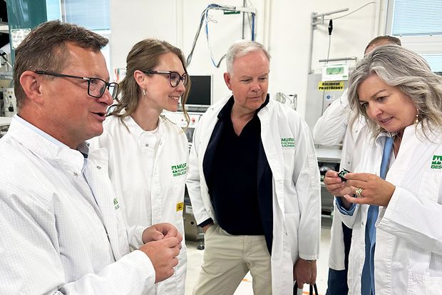  Teilnehmer des General Manager Roundtables Westb&ouml;hmen bei der Betriebsf&uuml;hrung.
