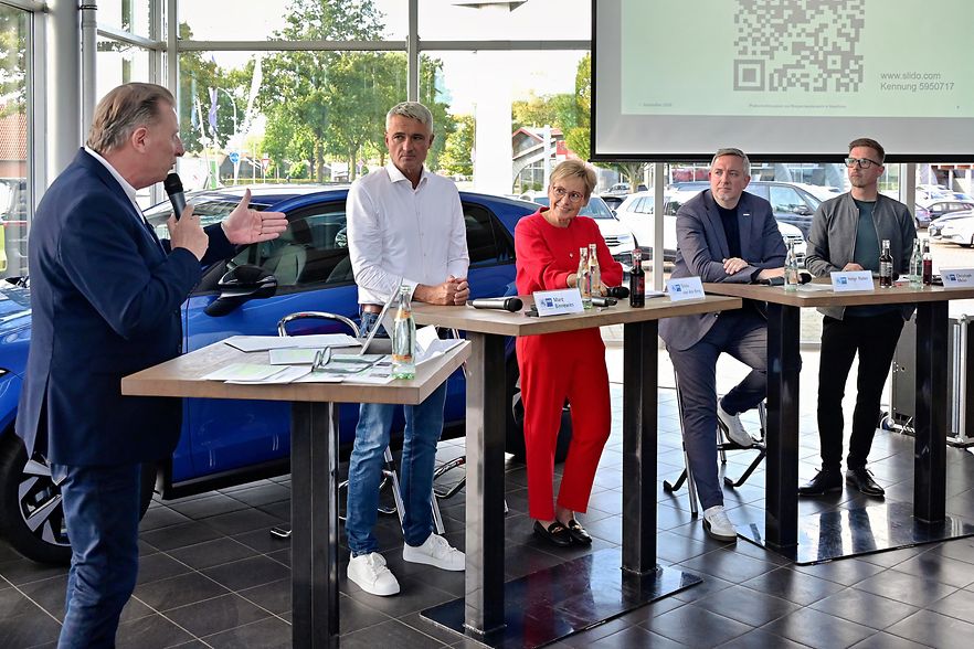 Kommunalwahlpodium_Nordhorn_B&uuml;hne
