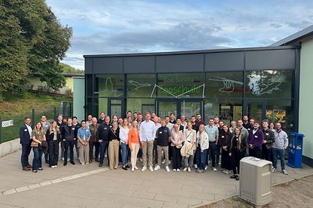 Gruppenfoto alles Teilnehmenden