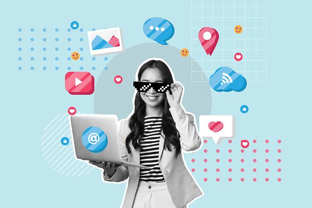Influencerin mit Social Media Icons