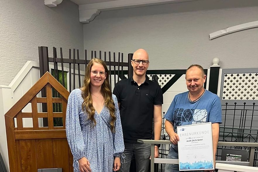 Zu Besuch bei der Auer Zaun GmbH. Hier durften wir eine IHK-Jubil&auml;umsurkunde f&uuml;r 25 Jahre &uuml;berreichen.
