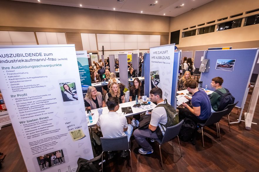 1002_IHK_Speed_Dating_Schuetze 056